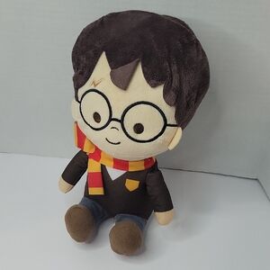 Harry Poter Warner Bros. Wizard Plush with Red and Yellow Scarf